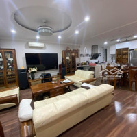Bán Nhà Phân Lô Vip Giảng Võ, 90M2 Mt6M, Đường Rộng Xe 29 Chỗ Quay Đầu, Giá Chỉ 31 Tỷ