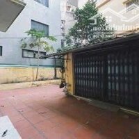 Bán nhà Đội Cấn, Ba Đình. DT: 150m2 x mặt tiền 7m, Ô tô lùi tận cửa. Giá 26,5 tỷ