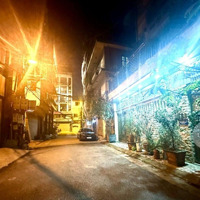 Cần Bán Nhà Ngõ Huế Mặt Tiền Rộng Diện Tích Lớn Đường Đi Thuận Lợi