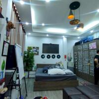 8 tỷ có nhà đẹp Kim Mã 50m2 thông Đội Cấn - Đầy đủ nội thất - Ngõ thẳng tắp