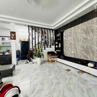 Kim Mã 45m2 x Mặt tiền rộng 5.6M - 2 thoáng trước sau - Ở sướng