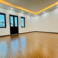 Kim Mã 45m2 x Mặt tiền rộng 5.6M - 2 thoáng trước sau - Ở sướng