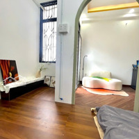 Phòng Ban Công Full Nội Thất, Quận 3