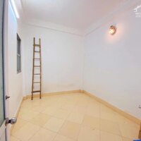 Cho thuê nhà nguyên căn ngõ 111 Giáp Bát 4 tầng x 35m2, 5 ngủ, 10.5tr ở gđ, nhóm