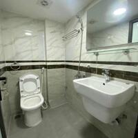 Nhà 5 tầng nằm mặt ngõ, ô tô vào, cách trục chính chỉ 30m. Không mua căn này thì thật sự tiếc