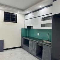 Nhà 5 tầng nằm mặt ngõ, ô tô vào, cách trục chính chỉ 30m. Không mua căn này thì thật sự tiếc