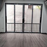 Gia đình cần bán nhà phân lô ngõ 106 Hoàng Quốc Việt dt 50 m2 x 7 t mt 4,5 m ô tô vào nhà giá 25,5 tỷ