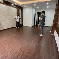 Cho thuê văn phòng 50m2 Mỗ Lao, ô tô đỗ cửa, mới đẹp sạch sẽ giá 6tr/tháng.