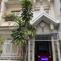 Nhà Hẻm Gần Biển (500M), Ô Tô Đậu Trong Sân Giá Cực Tốt.