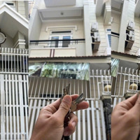 Nhà Hẻm Gần Biển (500M), Ô Tô Đậu Trong Sân Giá Cực Tốt.