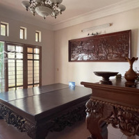 Gấp Bán Biệt Thự Mặt Tiền 8X17M 130M2. 3 Tầng. Đường 8M Thông. 60 Triệu/M2