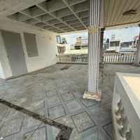 Chính Chủ Cho Thuê Biệt Thự Sân Vườn - Kết Cấu: 4 Tầng, Sân Vườn Rộng,Diện Tíchđất: 20X30M, Dtsd: 800M2