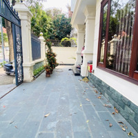 Vị Trí Vip! Mặt Phố Kinh Doanh, Bán Biệt Thự Việt Hưng,Diện Tích228M2,Mặt Tiền14M. Cạnh Trường Marie Curie.