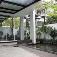 Biệt Thự Gần Vincom Thảo Điền, Sân Đậu 3 Oto, Nhà Đẹp Ở Ngay