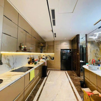 Bán Biệt Thự Phố Chùa Láng, 152M2,Mặt Tiền8M, Gara Ô Tô, Nội Thất Tiền Tỷ, Kinh Doanh, Giá Chỉ 41.5 Tỷ