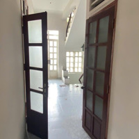 Chính Chủ - Cho Thuêmặt Tiền986 Nguyễn Kiệm, P3, Gò Vấp - 7.6X17M, 3 Tầng, Kế Bên Anh Văn Vus - 50 Triệu Tl