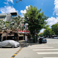 Cho Thuê Gấp Căn Góc 2Mt Nằm Tại Khu Phố Pmh Bùi Bằng Đoàn, 200 Triệu, 620M2, 12 Phòng Ngủ 6 Vệ Sinh Q7, Hcm