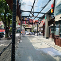Cho Thuê Gấp Căn Góc 2Mt Nằm Tại Khu Phố Pmh Bùi Bằng Đoàn, 200 Triệu, 620M2, 12 Phòng Ngủ 6 Vệ Sinh Q7, Hcm