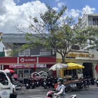 Cho Thuê Nhà Góc 2Mặt Tiền Phổ Quang. P9. Quận Phú Nhuận. 8 X 25M. Giá 130 Triệu
