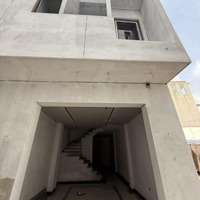 Bán Nhà Kiêu Kỵ. 40M2 * 4 Tầng * 4,65 Tỷ. Lô Góc, Ô Tô Đỗ Cửa,