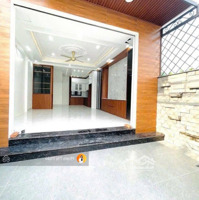 Siêu Phẩm 3 Tầng Độc Lập Cực Đẹp Gần Ngay Chợ Minh Kha Có Sân Cổng Riêng