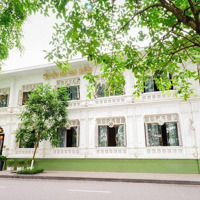 Cho Thuê Nhà Lê Thái Tổ Diện Tích 100M,Mặt Tiền 8M,View Hồ Gần Báo Hà Nội,Ai Cũng Từng Checkin 1Lần