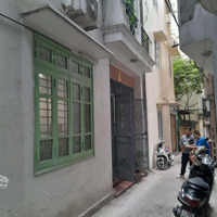 Nhà Gần Phố - Trần Thái Tông - Nhà Thoáng Sáng - Ngõ 3 Gác - 40M2.