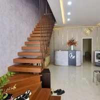 Hàng Hiếm! Nhà 2 Tầng - Trần Hưng Đạo - Đối Diện Monarchy - Kinh Doanh Sầm Uất - Dòng Tiền 25 Tr/Th