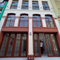 Cho Thuê Phòng Trọ Cao Cấp Full Nội Thất Mới 100% Ngay Đh Sài Gòn, Ueh Quận 5 Thang Máy Ban Công