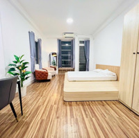 Phòng Ban Công Full Nội Thất Quận 4