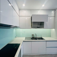 Tặng Full Nội Thất, Bán Chung Cư T2A Võng Thị - Trích Sài Đi Ra Hồ Tây 100M 2 Phòng Ngủ50M2, 56M2