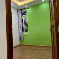 Chính chủ cần bán căn hộ 312 Lạc Long Quân, Quận 11, 70m2, 2PN, 2.835 tỷ, có sổ hồng.