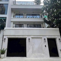 Nhà Đường Cách Mạng Tháng 8 Dt: 8X20M Trệt 3 Lầu Cho Thuê