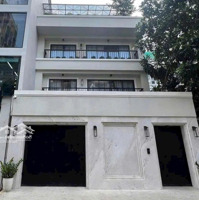 Nhà Đường Cách Mạng Tháng 8 Dt: 8X20M Trệt 3 Lầu Cho Thuê