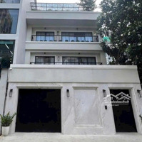 Nhà Đường Cách Mạng Tháng 8 Dt: 8X20M Trệt 3 Lầu Cho Thuê