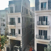 Chính Chủ Gửi Bán Căn Sẻ Khe 2 Mặt Thoáng, Sẵn Nhà Xây Thô Hoàn Thiện Mặt Ngoài.