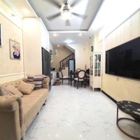 Chính Chủ Cần Cho Thuê Nhà Riêng 30M2 5 Tầng 3 Ngủ Tại Đống Đa, Hà Nội