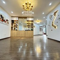 Bán Nhanh Căn Hộ Chung Cư Mặt Đường Dương Đình Nghệ 108M2 Giá Bán 6 Tỷ. Liên Hệ: 0988669892