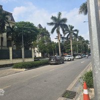Chính Chủ Cô Chi Lan Bán Bt Lạc Long Quân, Đối Diện Lotte Vườn Đào. Căn Góc, Gần Hồ Tây Siêu Vip