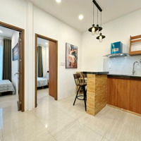 Căn Hộ 2 Phòng Ngủ Luxury, Ban Công - Full Nội Thất