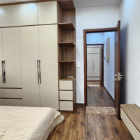 Bán Nhà Trung Tâm Thạch Bàn Ô Tô Đỗ Cổng - 50 Ra Hồ Điều Hoà - 200 M Trường Học Các Cấpdiện Tích42 M