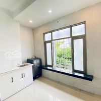 Chdv Cao Cấp Full Nội Thất - Tách Bếp Ngay Trung Tâm
