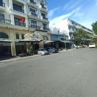 Bán Khách Sạn 5 Sao 2 Mặt Tiền Đường Rộng 20M - Khu Bên Sông Sát Gigamall Phường Hiệp Bình Chánh