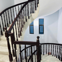 Bán Biệt Thự 43R Hồ Văn Huê, P.9, Phú Nhuận Dt:7.1X16M Kết Cấu: 3 Tầng Giá Bán 30Ty