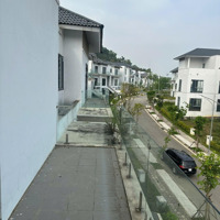 Gia Đình Cần Tiền Bán Căn Biệt Thự 250M2 Với 1 Căn Góc 300M2 Tại Dự Án Xanh Villas Cạnh Đh Quốc Gia