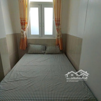 Cho Thuê 1 Phòng Ngủ Full Nội Thất Ngay Mặt Tiền Lê Văn Linh, Quận 4, Gần Đại Học Luật