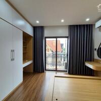 Bán nhà mặt ngõ otoo, view sông, 32m2, 5 tầng, đẹp nhất Long Biên