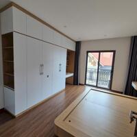 Bán nhà mặt ngõ otoo, view sông, 32m2, 5 tầng, đẹp nhất Long Biên