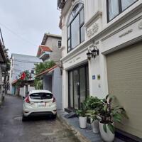 Bán nhà mặt ngõ otoo, view sông, 32m2, 5 tầng, đẹp nhất Long Biên