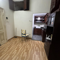 Cho Thuê Căn Hộ Tập Thể Tầng 2Diện Tích55M2 2 Pn Nhà Thoáng Sạch Tòa Nhà Mặt Phố Nguyên Hồng Giá 6, 5 Triệu